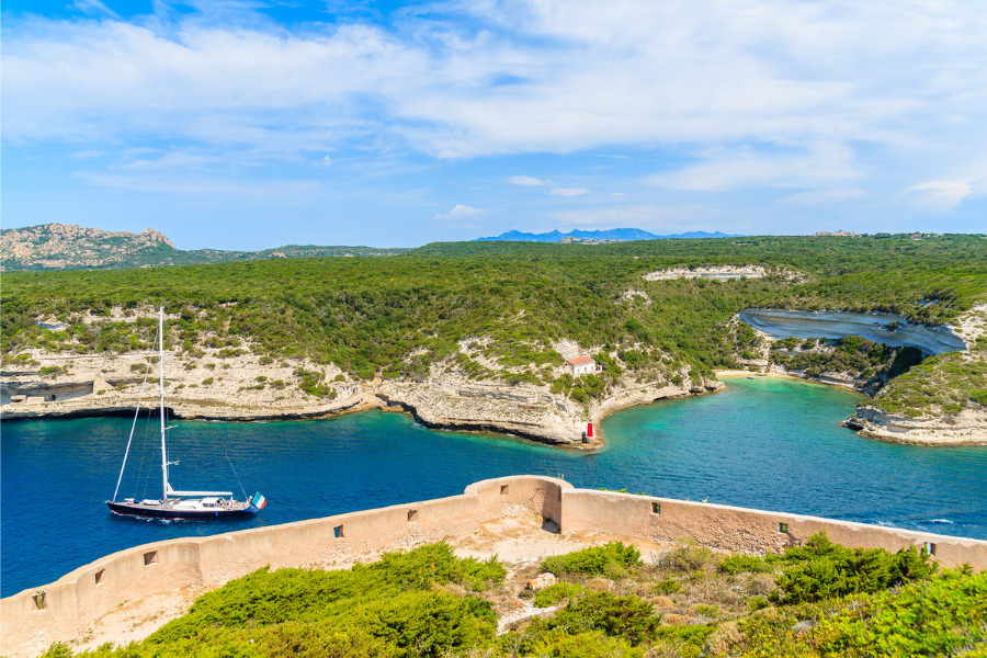 Im Hafen von Korsika